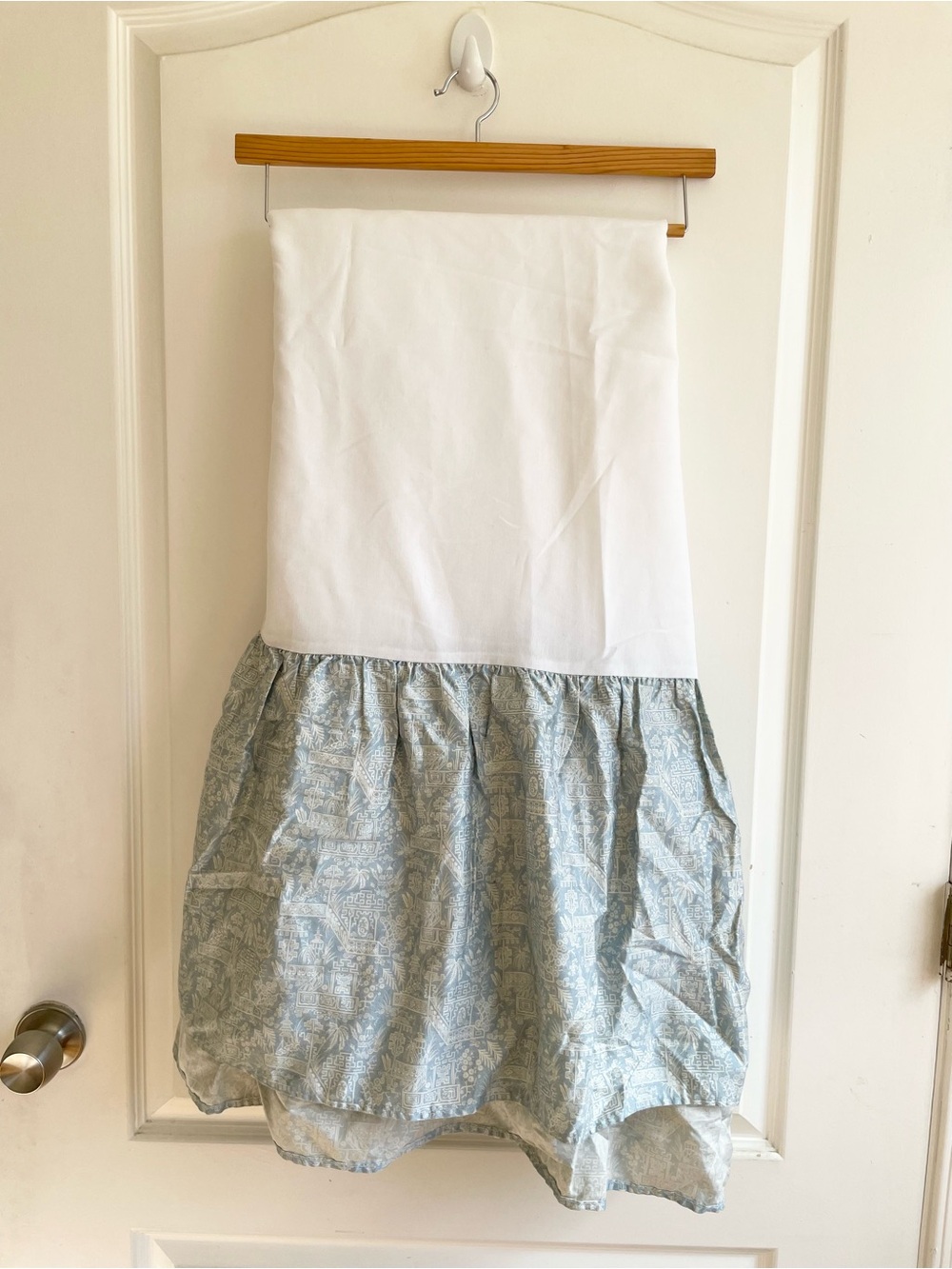 Vintage Ralph Lauren INDOCHINE PAGODA Queen Size Bed Skirt Ice Blue White Trim